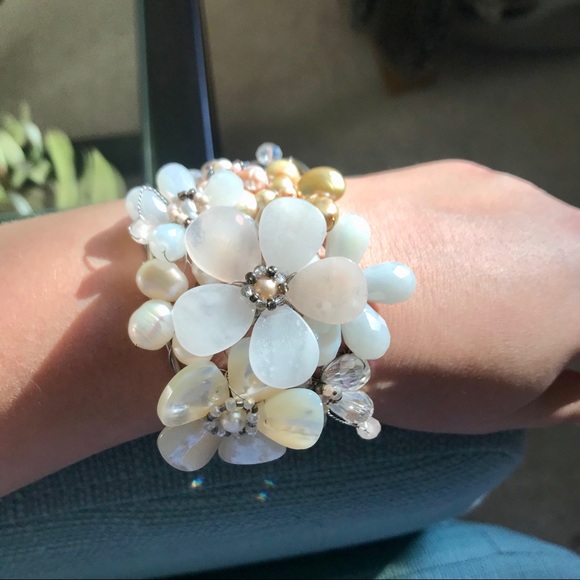 Anthropologie flowers bracelet cuff with pearls - Picture 3 of 12